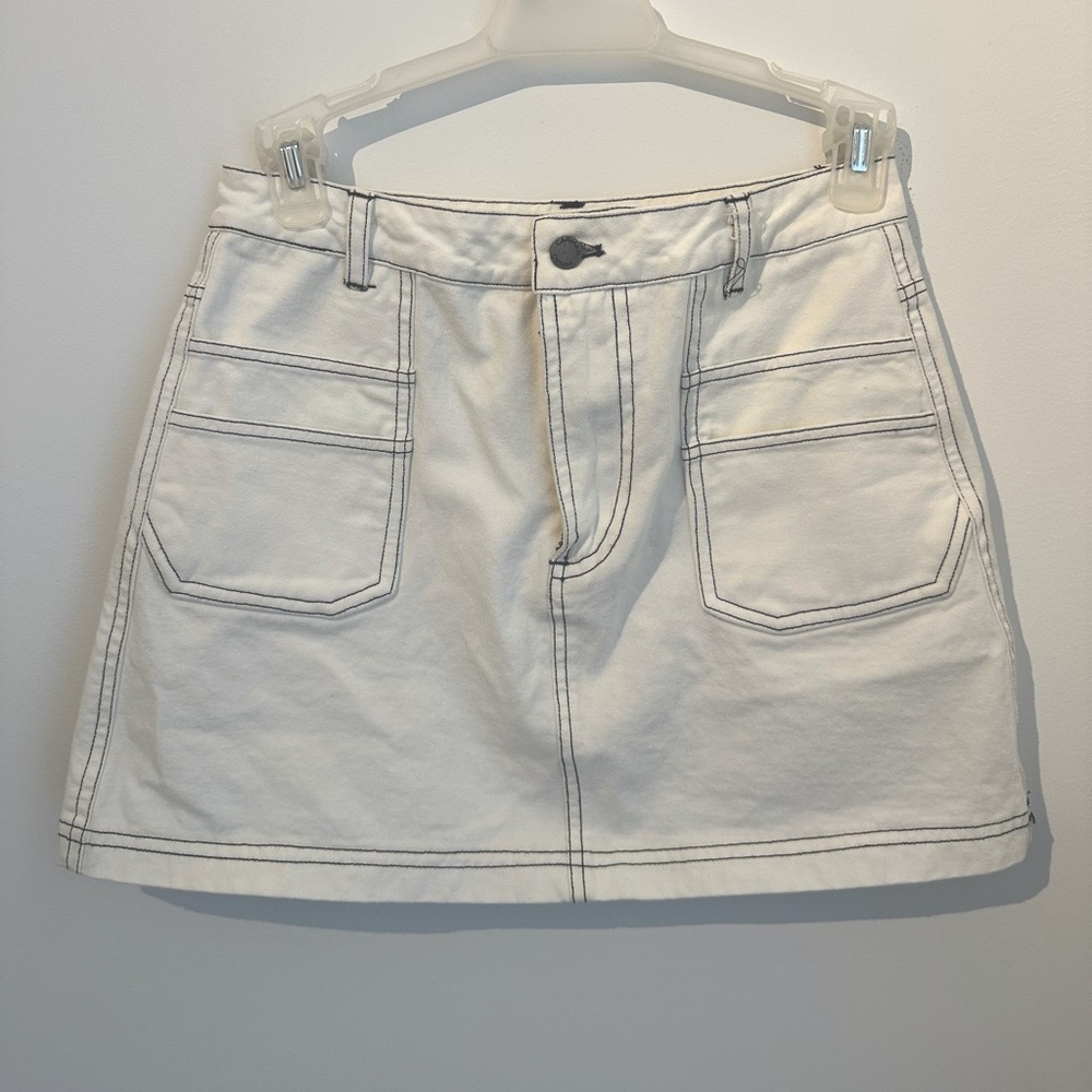 NWOT Carmar small size UK 8 white denim skirt with black stitching